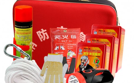 家庭應(yīng)急包應(yīng)該準備哪些物品呢？