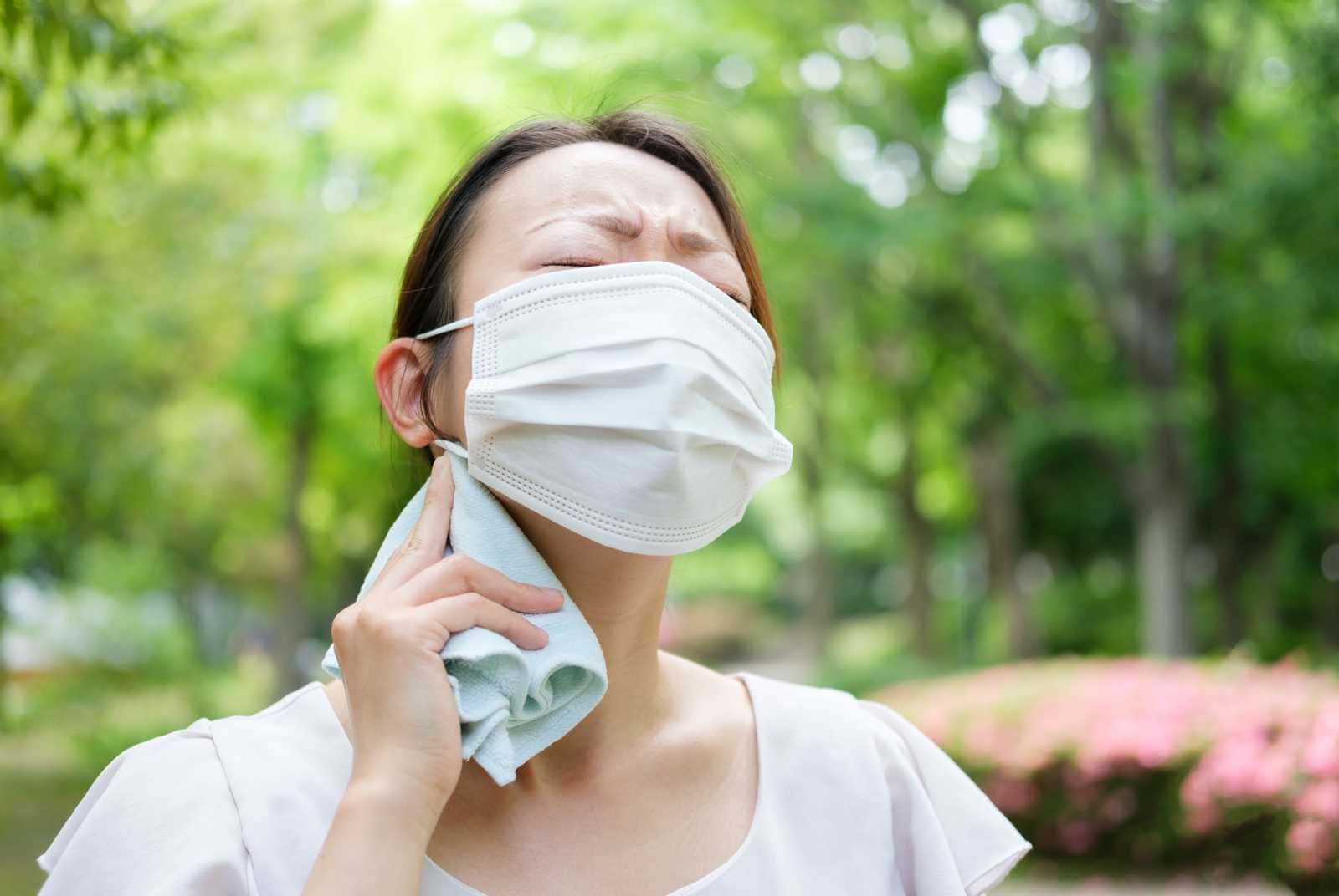 高溫天氣里，應(yīng)如何選擇口罩